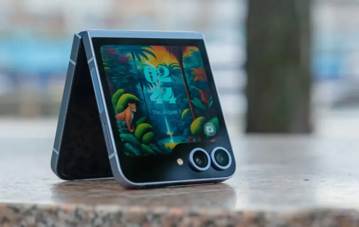 تصاویر گوشی سامسونگ  Samsung Galaxy Z Flip7 FE عکس 2